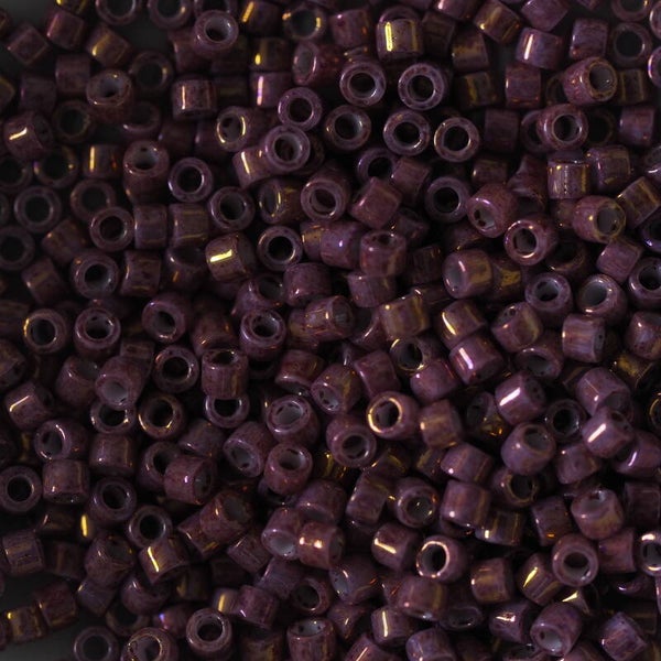 DB 1016 Metallic Rhabarb Luster