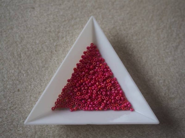 11/0-407FR Rouge Multi Opaque Mat