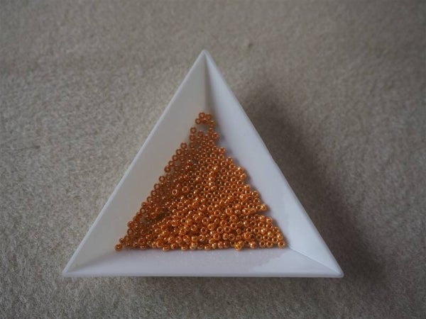 11/0-0423 Orange Opaque Clair Lustré