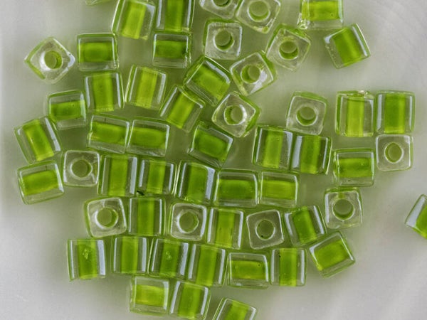 CUB 245 Pomme vert 3mm (Miyuki)