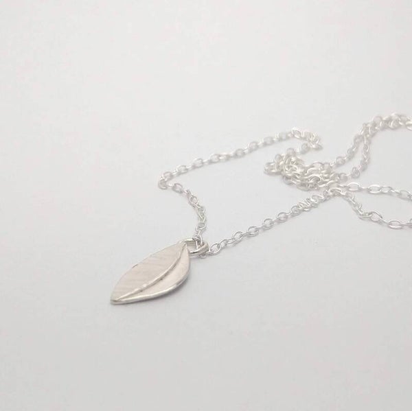Sterling silver closed leaf pendant