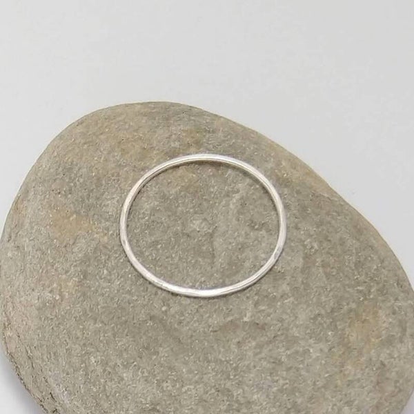 xx Sterling silver hammered stacking ring size..