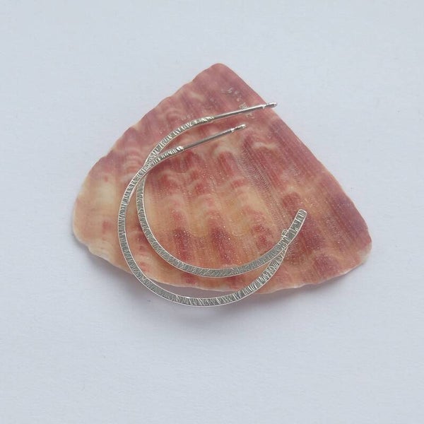 Sterling silver 2.5cm round line hammered hoops