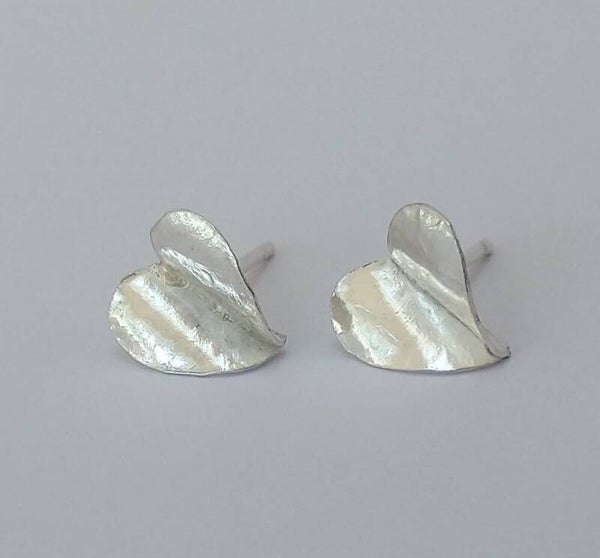 Silver opening heart stud