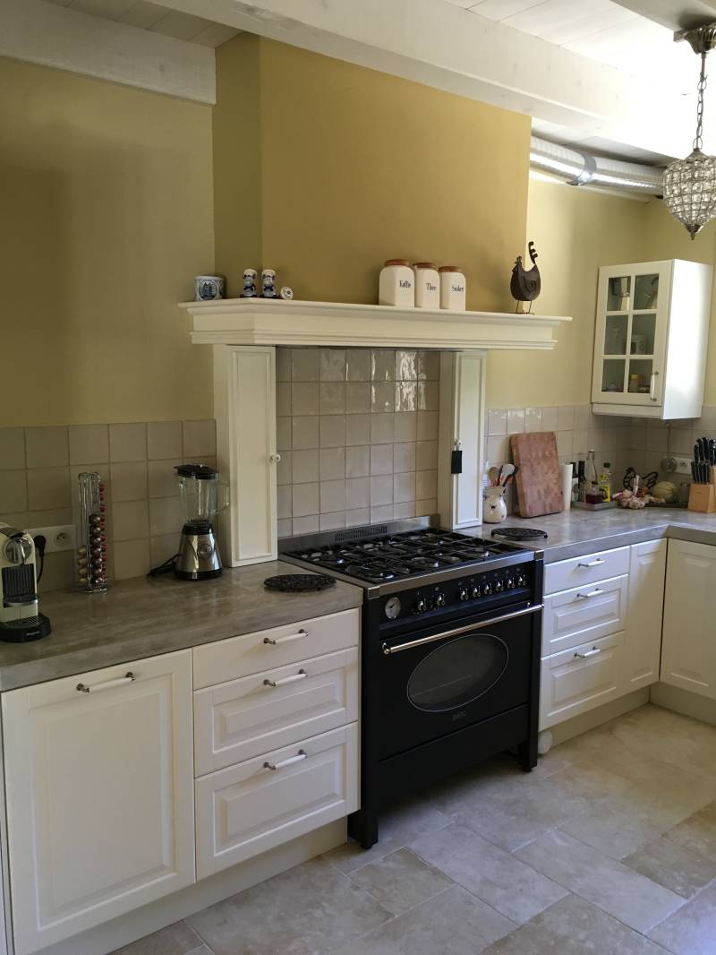 Keuken met fornuis vakantiehuis