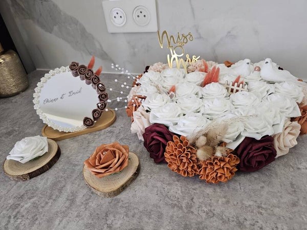 Coeur en mousse florale et son miroir rond