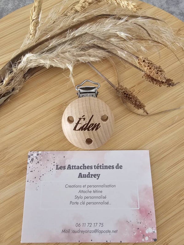 Attache tétine a personnalisé +Clip en bois gravure