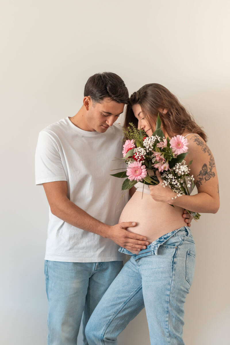 Photographe grossesse Renaison ; Photographe grossesse Lyon ; Photographe grossesse Bordeaux ; Photographe grossesse Biscarrosse ; Photographe grossesse Bassin d'Arcachon ; Photographe grossesse Paris ; Photographe grossesse Clermont-Ferrand