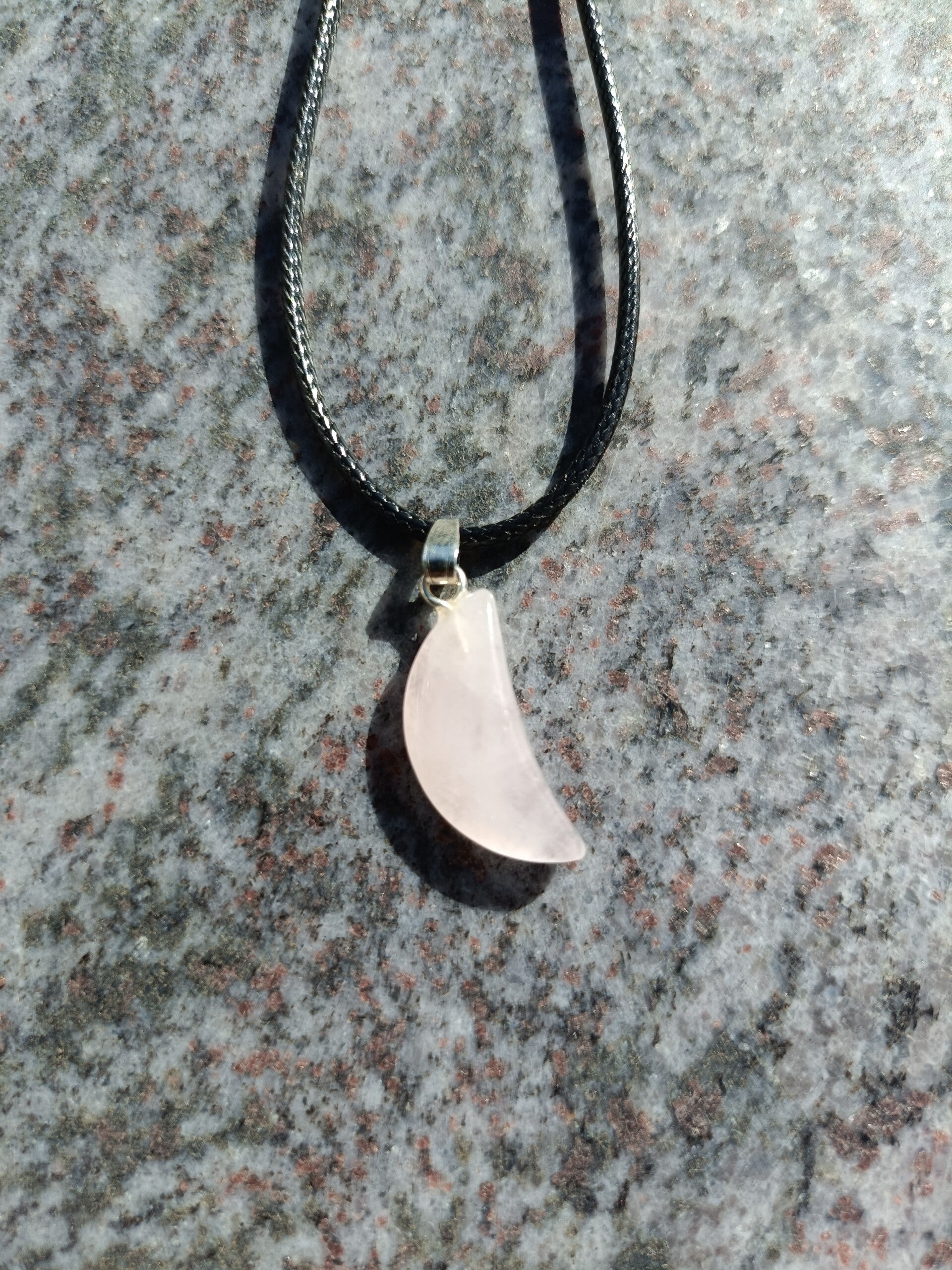 Necklace with Moon gemstone - Rose quartz