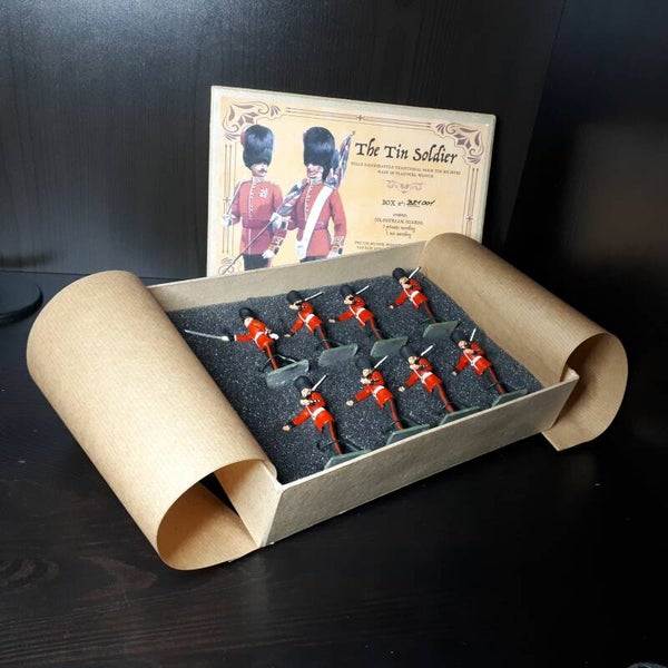 Coldstream Guards 8 pcs 54mm