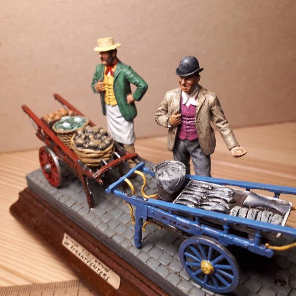 Diorama 54mm Street merchants late 19th century