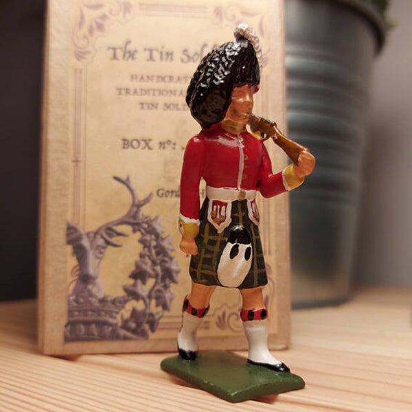 Gordon Highlander private marching 54mm