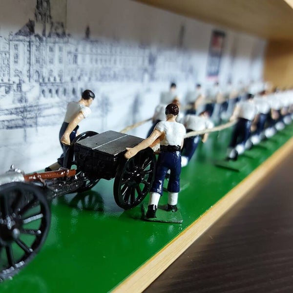 shadowbox Royal Navy Field Gun Race 30mm