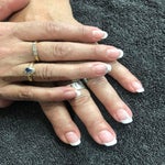 strakkefrenchnailsmetshimmer.jpg
