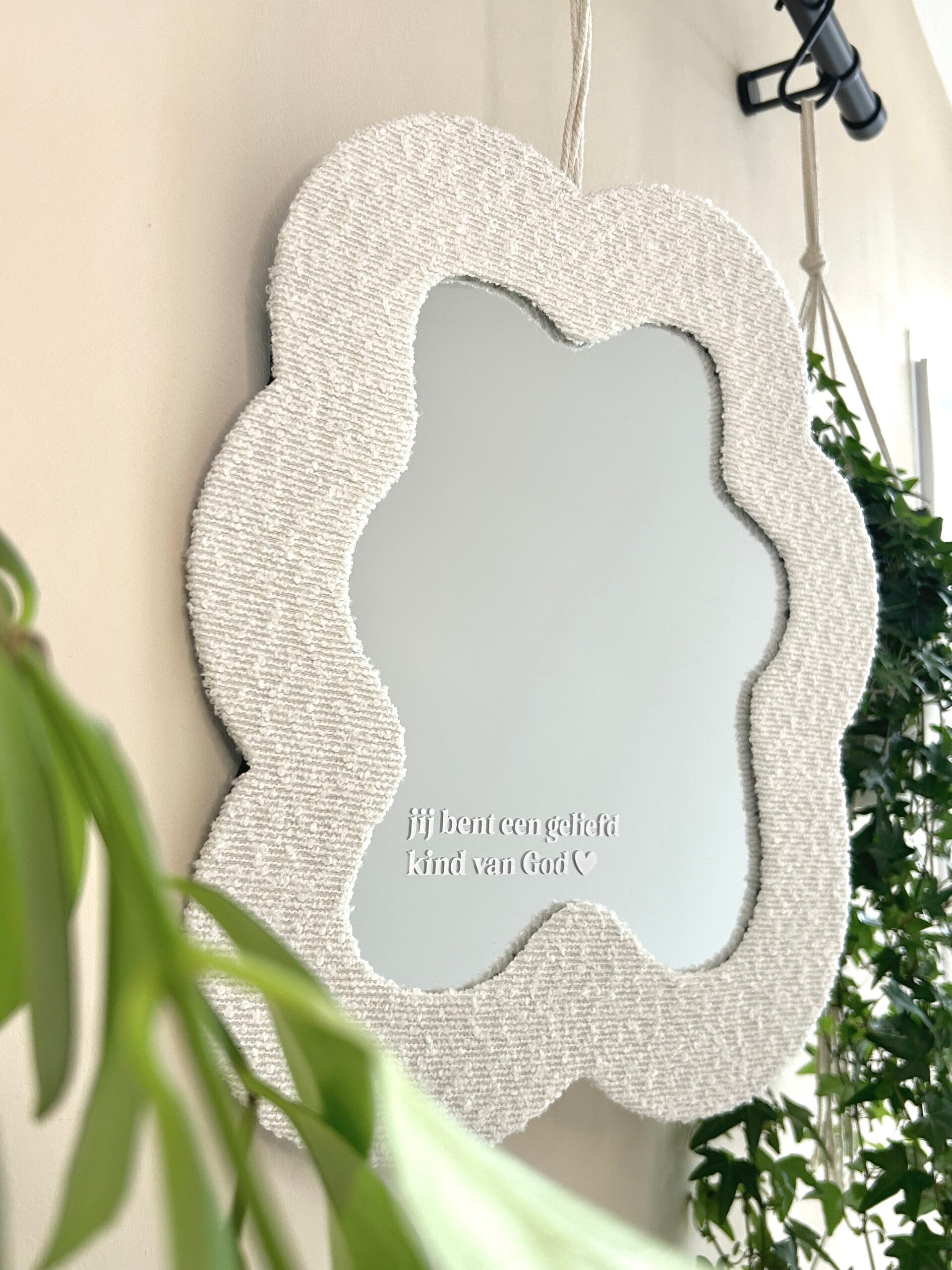 Worthy and Beloved linnen tas Loved beyond measure