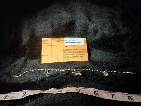 031925-02 Seashell/Flower bracelet