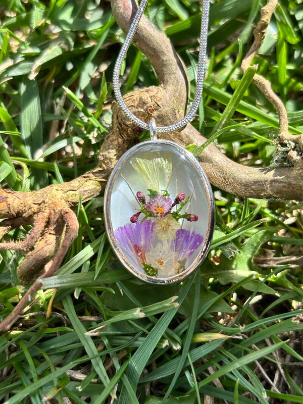 Blümchenkette mit echten Blüten & Moos - Naturschmuck Unikat