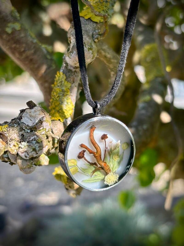 Waldschmuck Unikat: Handgemachte Statement Kette mit echten Mini-Pilzen & Waldschätzen