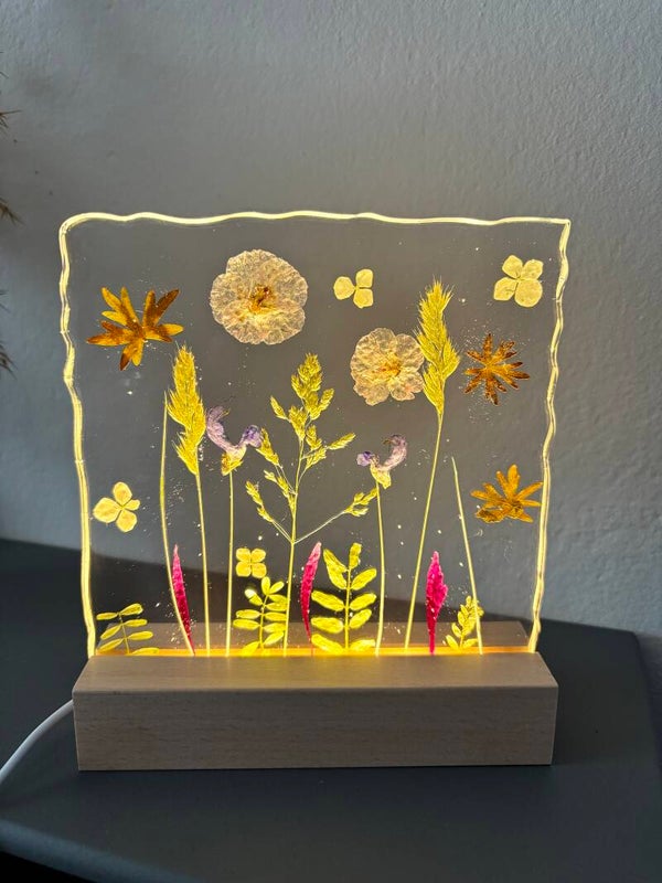 Nachtlicht - Waldlampe mit echten Blüten und Gräsern