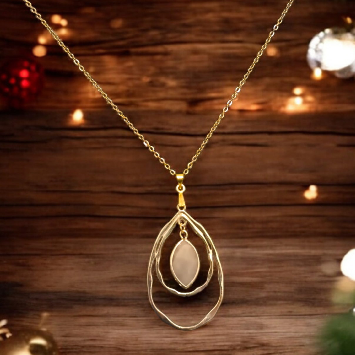 Collier “Lueur d’Aurore” – Pierre de Soleil