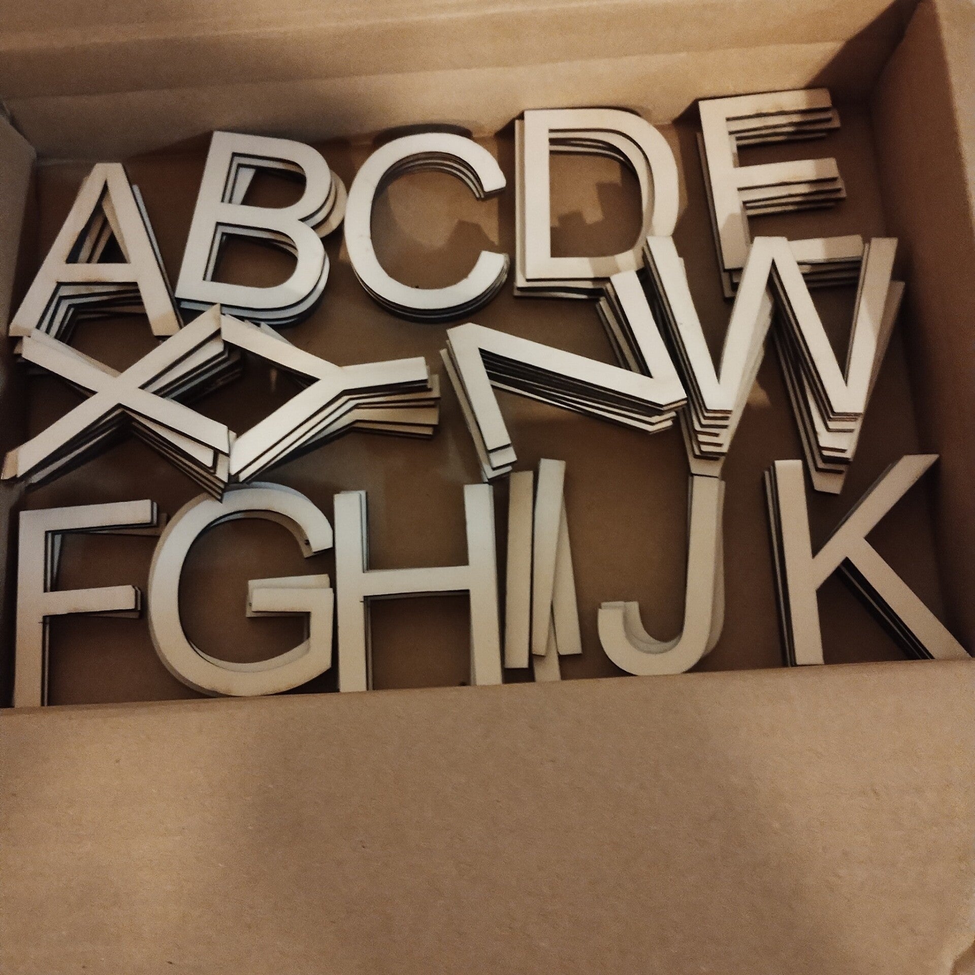 laser skåret alfabet