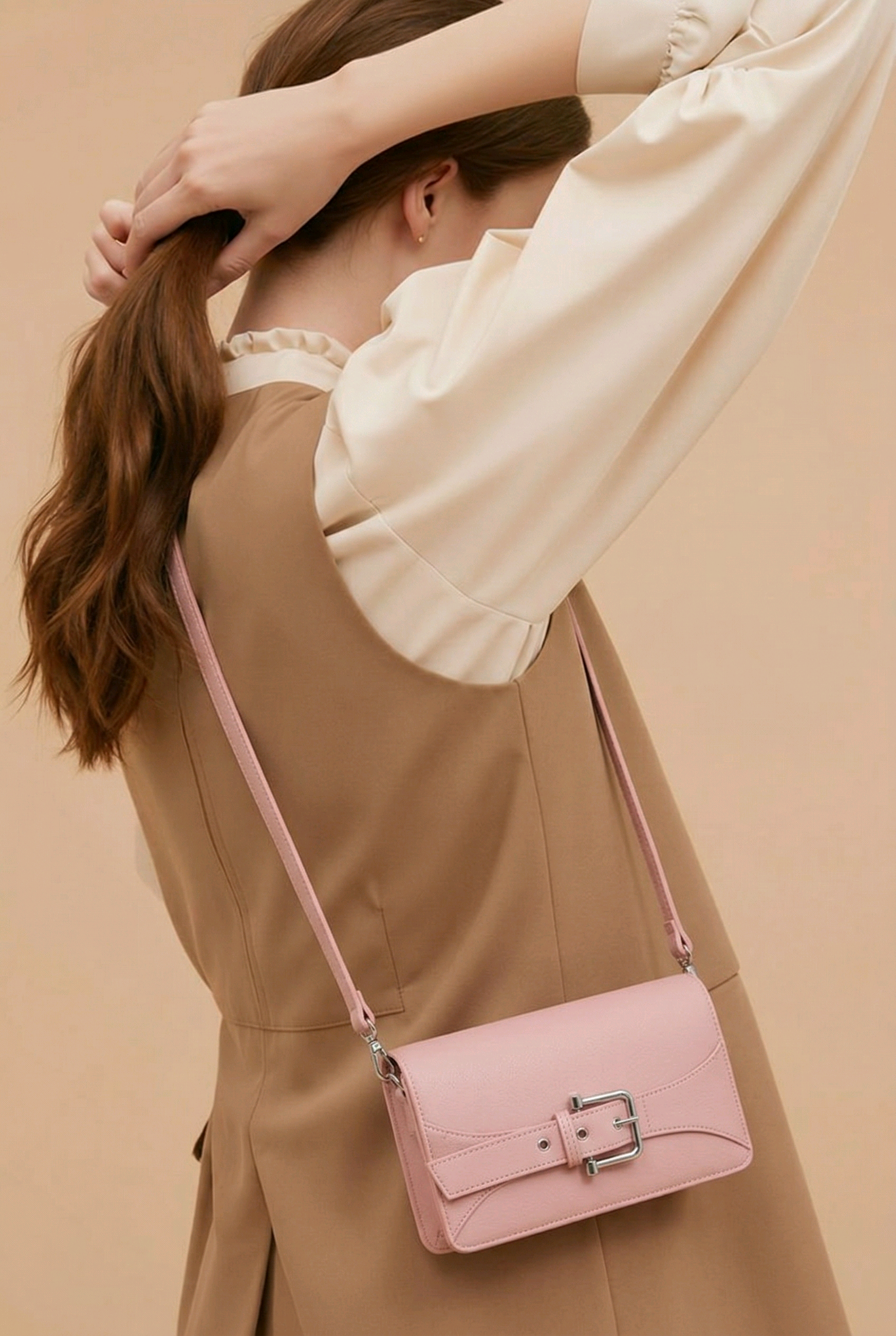 Handtas “Soft Buckle Bag” – Roze .wit .licht groen bestellen per kleur