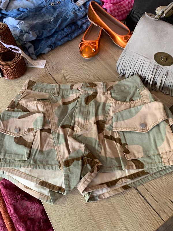 Short camouflage