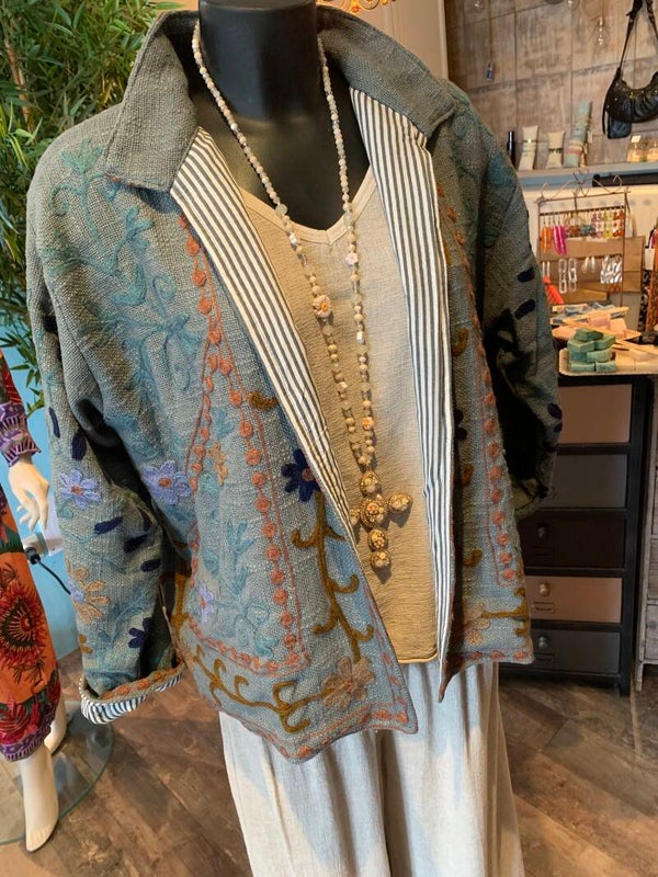 Vest broderie blauw