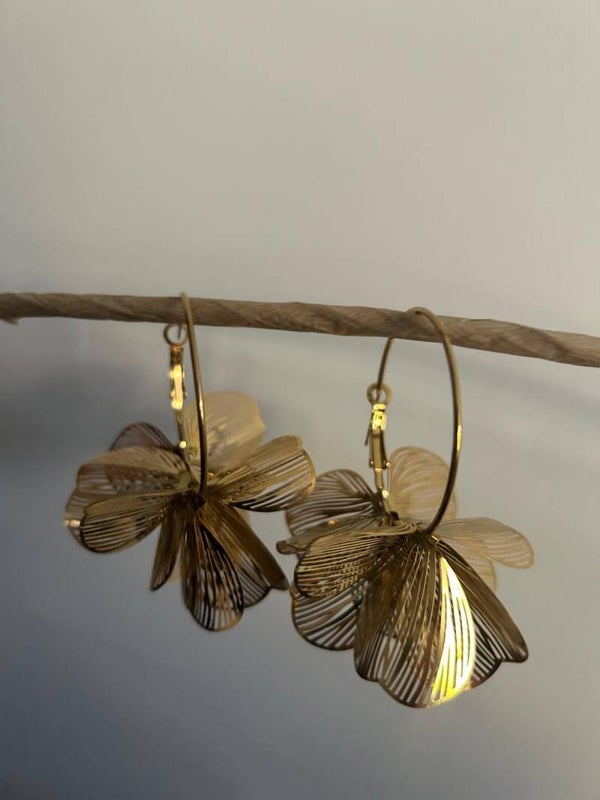 Oorbel sierlijke bloemen