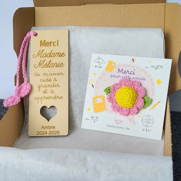Boite cadeau 12 € - Marque-page et aimant