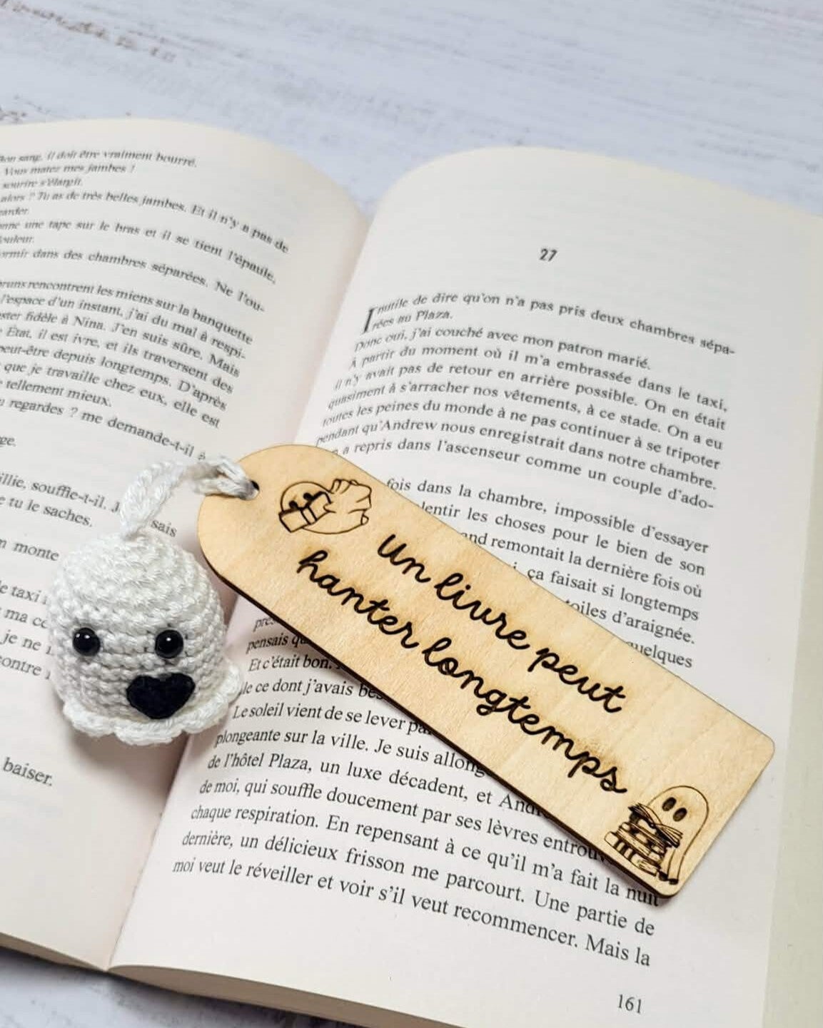 Marque-page crochet - Un livre peut hanter longtemps