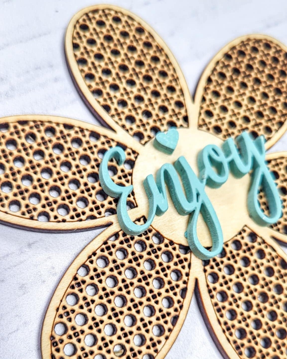 Petite fleur rotin évidée - Enjoy