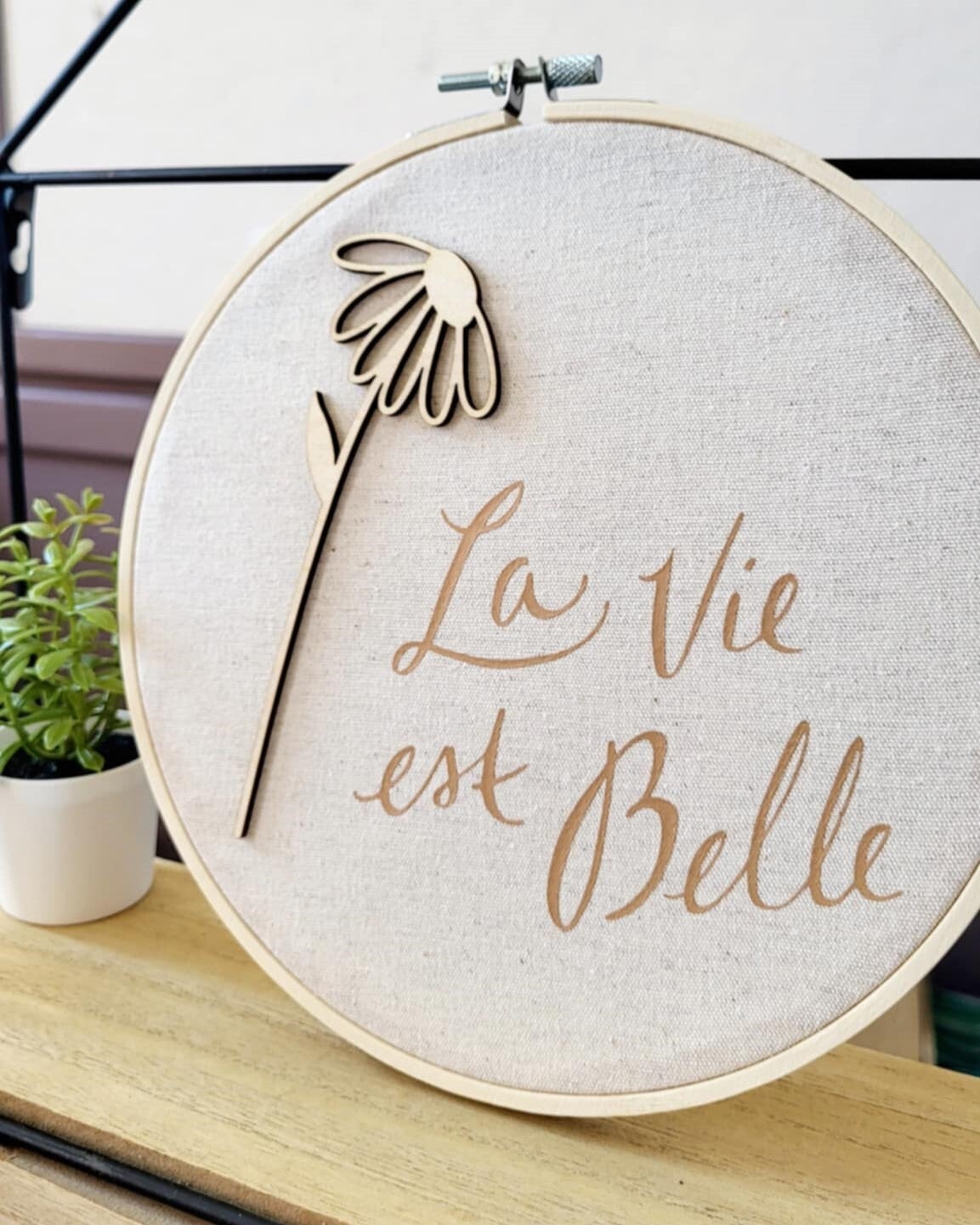 déco murale bois et tissu coton. Marquage de citation lifestyle. Artisanat local. Braine-l'Alleud, Brabant wallon