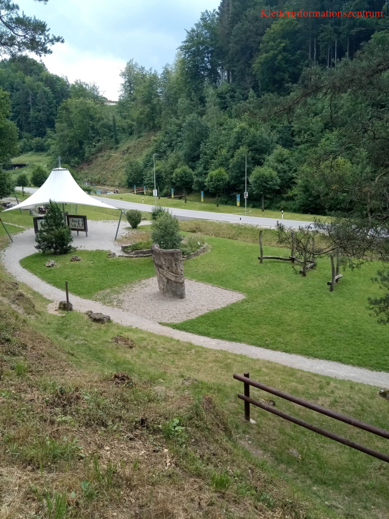 Kletterinformationszentrum mit Spielplatz