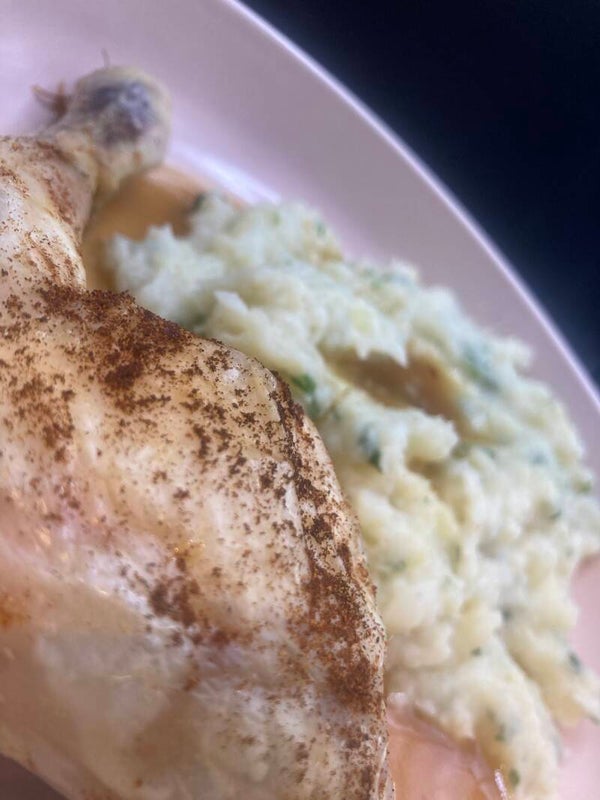 Cuisse de poulet rôti, purée de choux fleur
