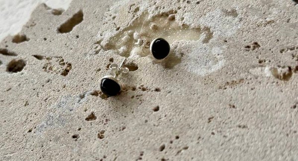 Zilveren 925 knopjes met zwarte natuursteen