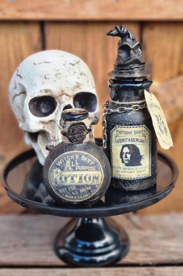 Halloween Dekoration Apotheker Flaschen.