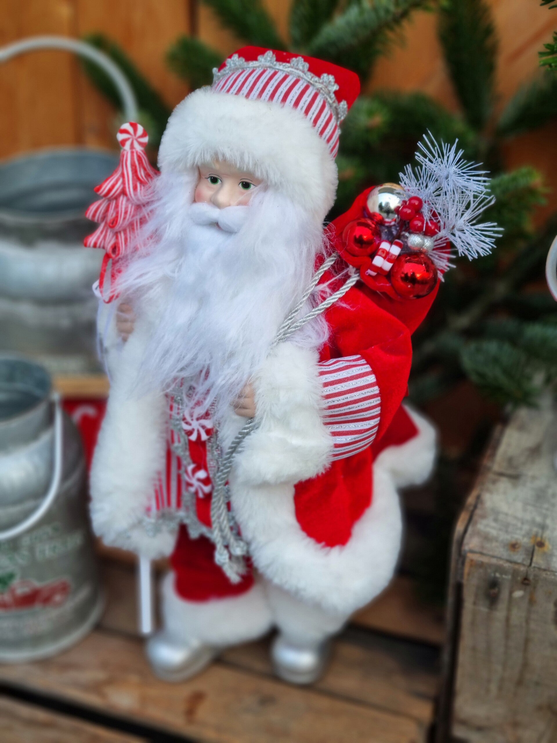 Weihnachtsmann Dekoration Figur .