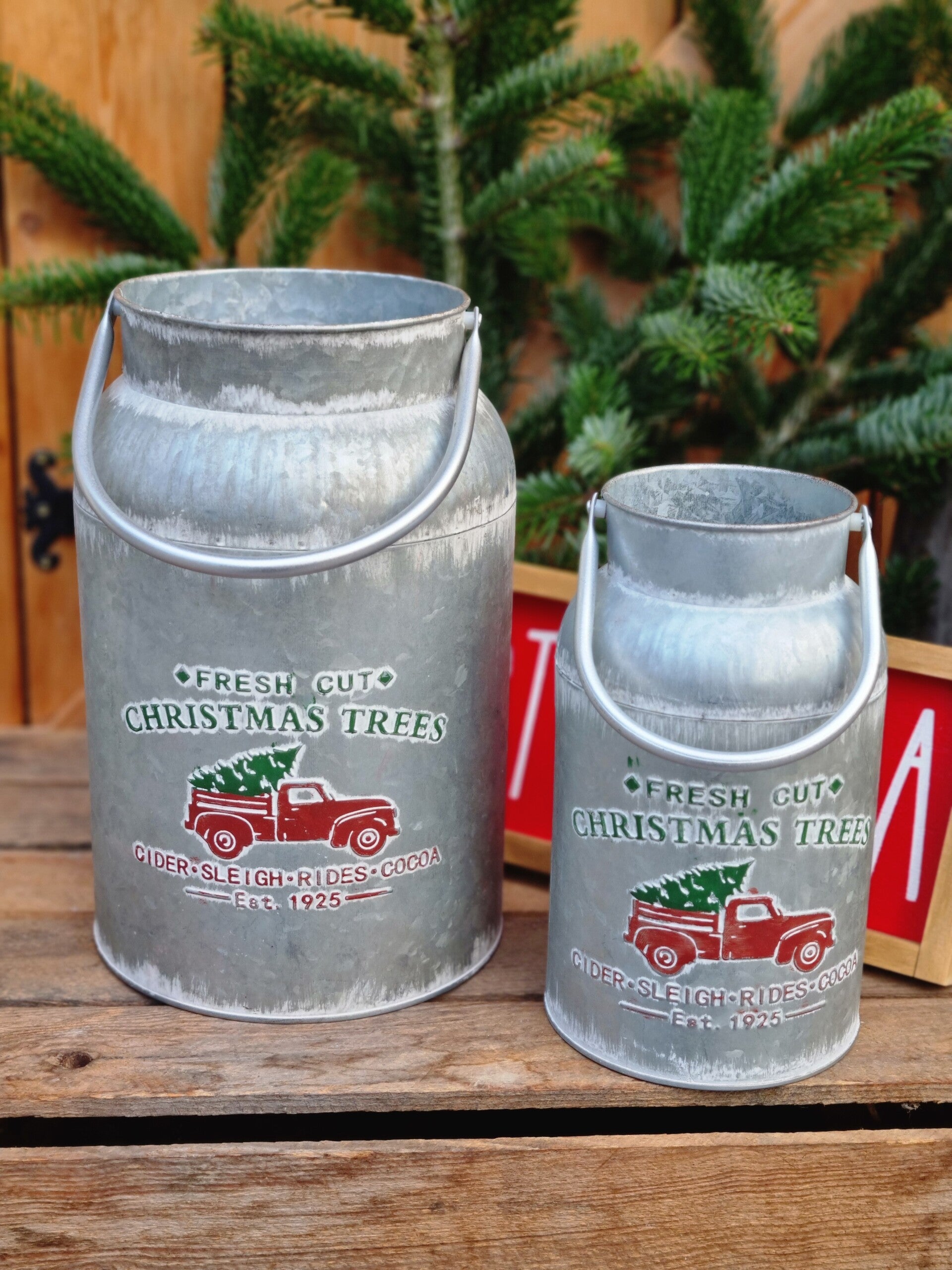 Verzinkte Christmas Vintage Farmhouse Kanne mit Henkel.
