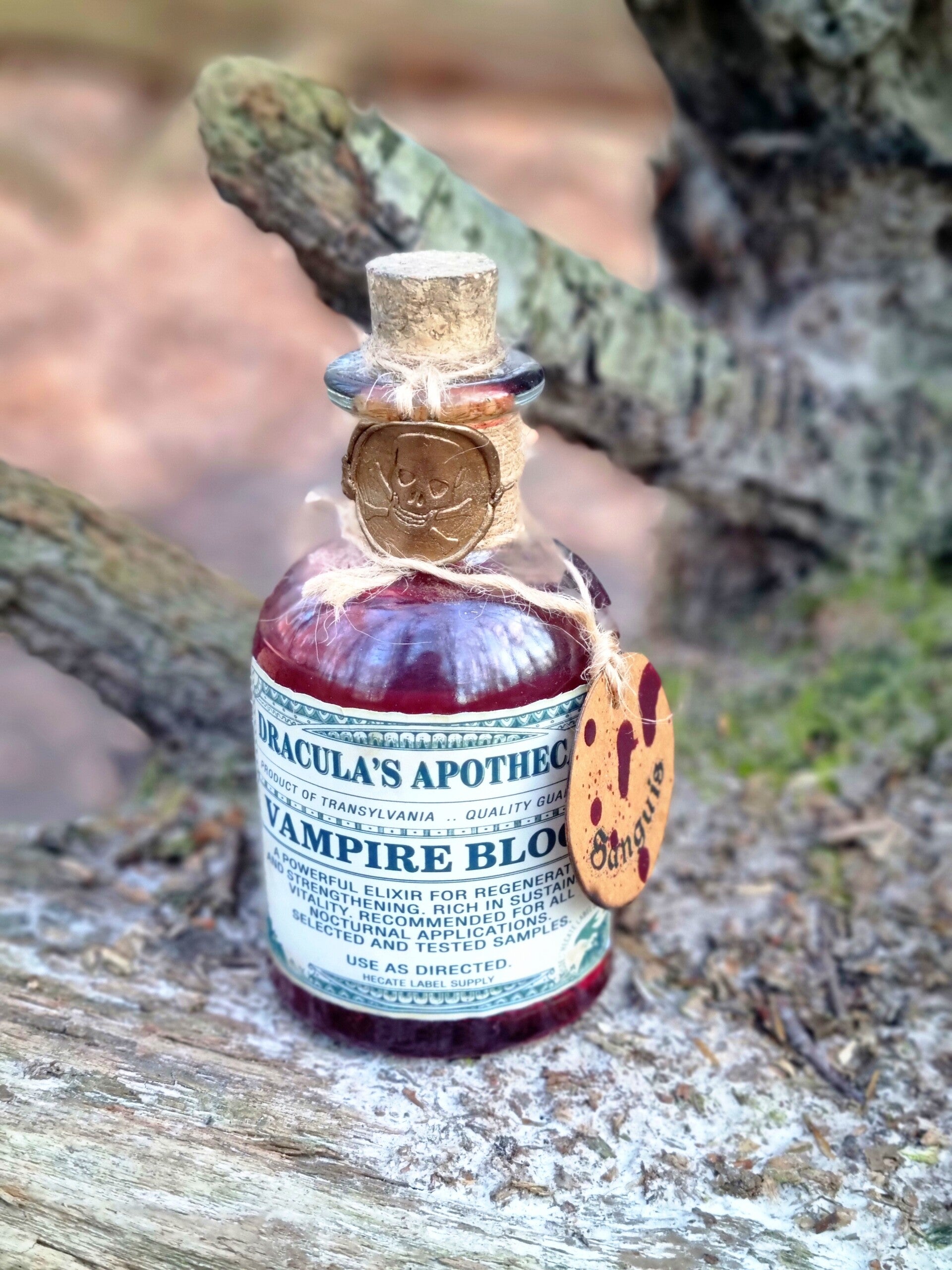 Vampire, Apothecary" – Mystisches Vampirblut Elixier in Vintage Apothekerflasche (350ml)