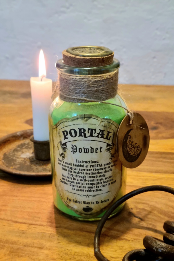 Portal-Pulver Alchemistisches Reisesalz – Magische Zutat für Rituale, Hexenbedarf und Deko | Mystisches Pulver im Apothekerglas mit Löffel