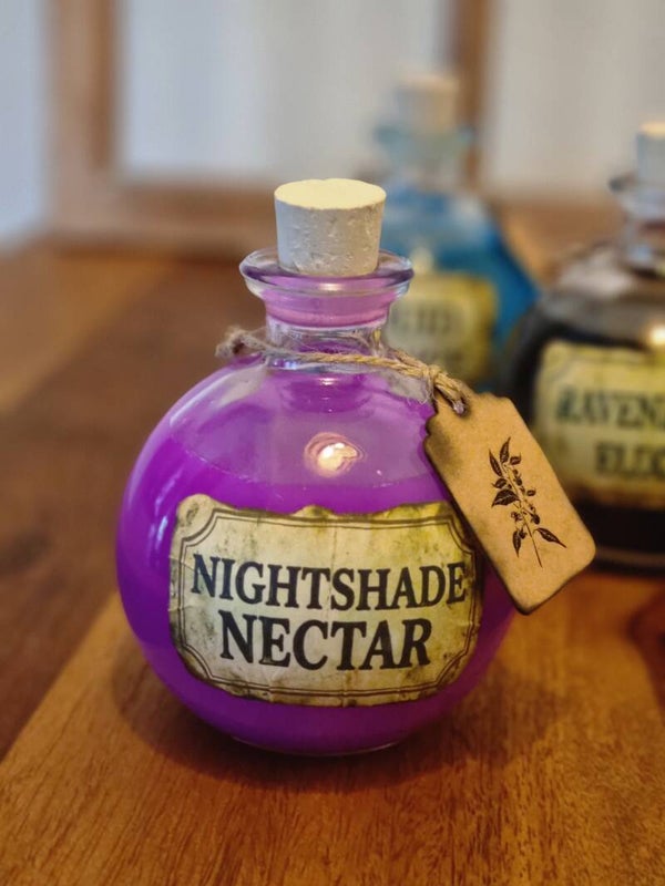 ​Magischer „Nightshade Nectar“ – Dekoratives Fantasy-Elixier für Halloween