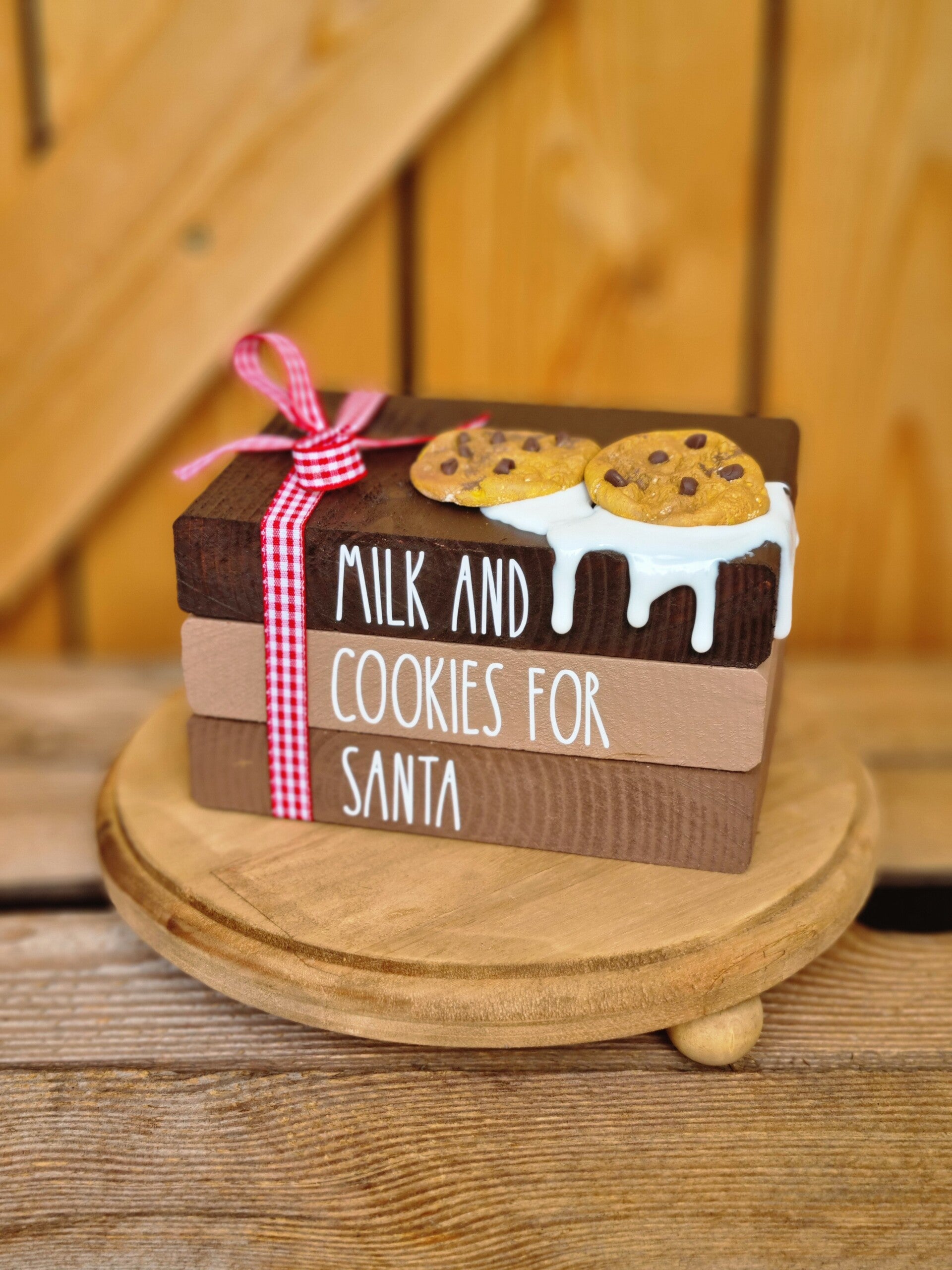 Bücherstapel Milk and cookies for Santa