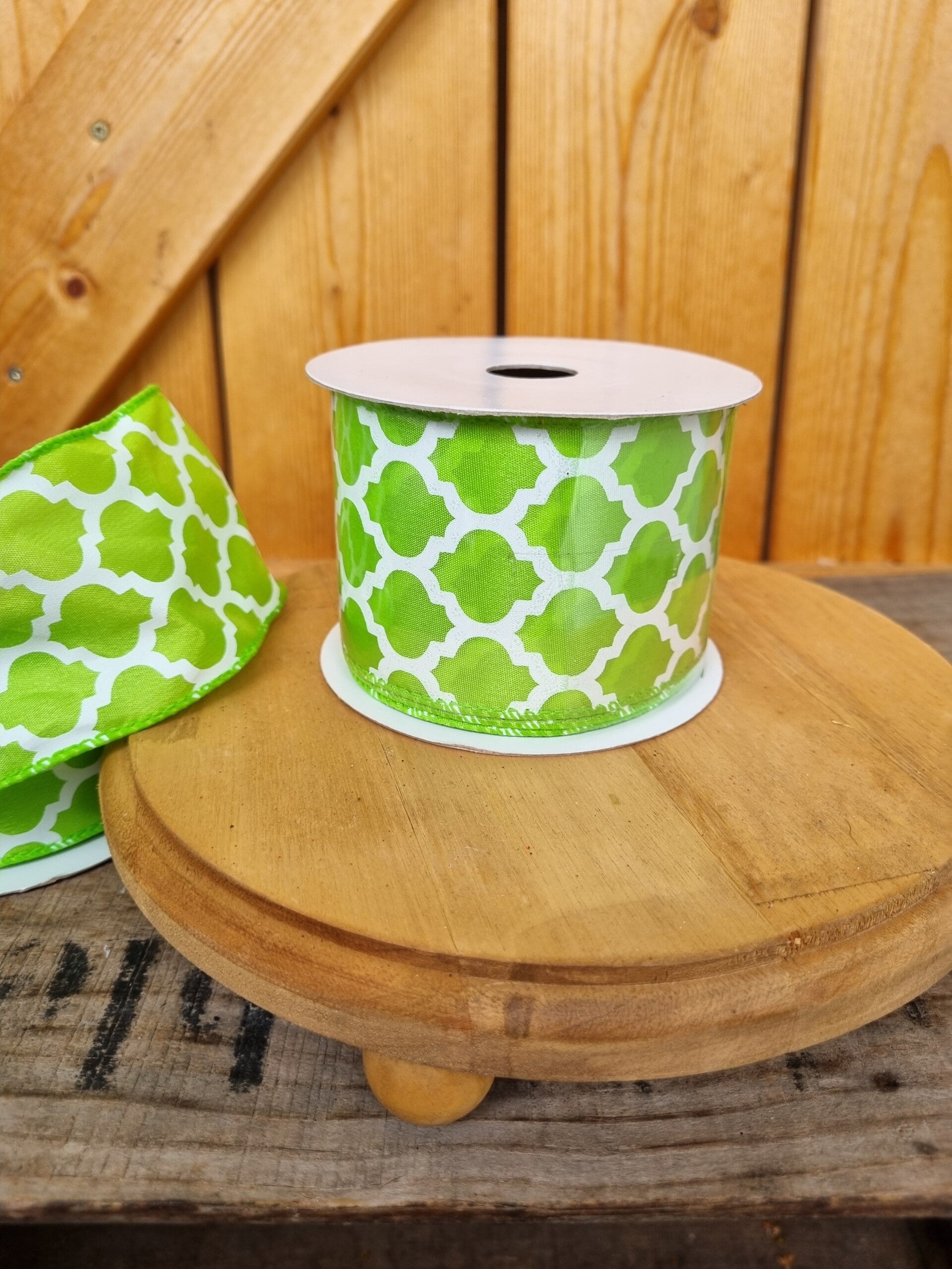 Apple green and white Schleifenband.