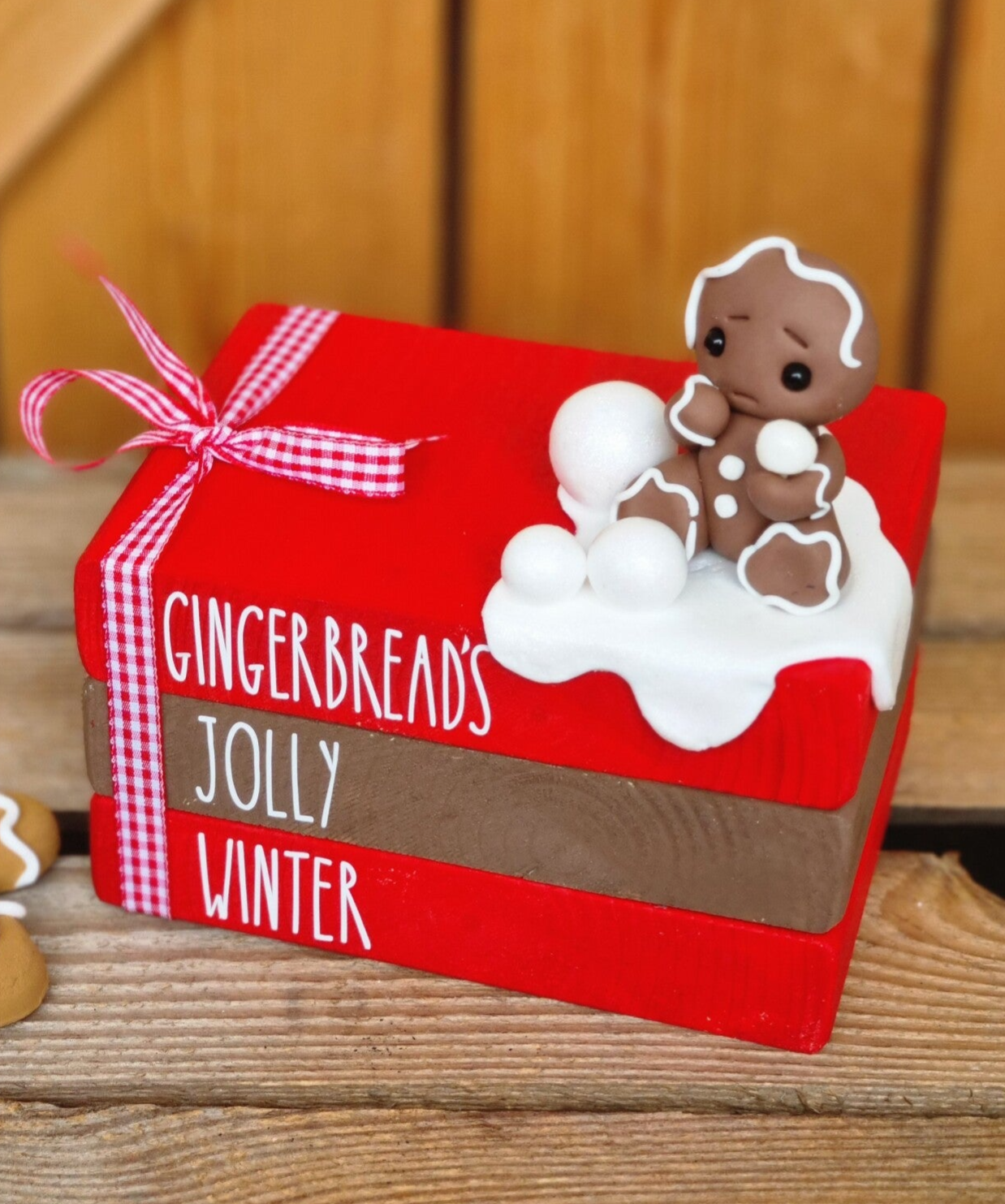 Etageren Dekoration, Lebkuchenmännchen Bücherstapel