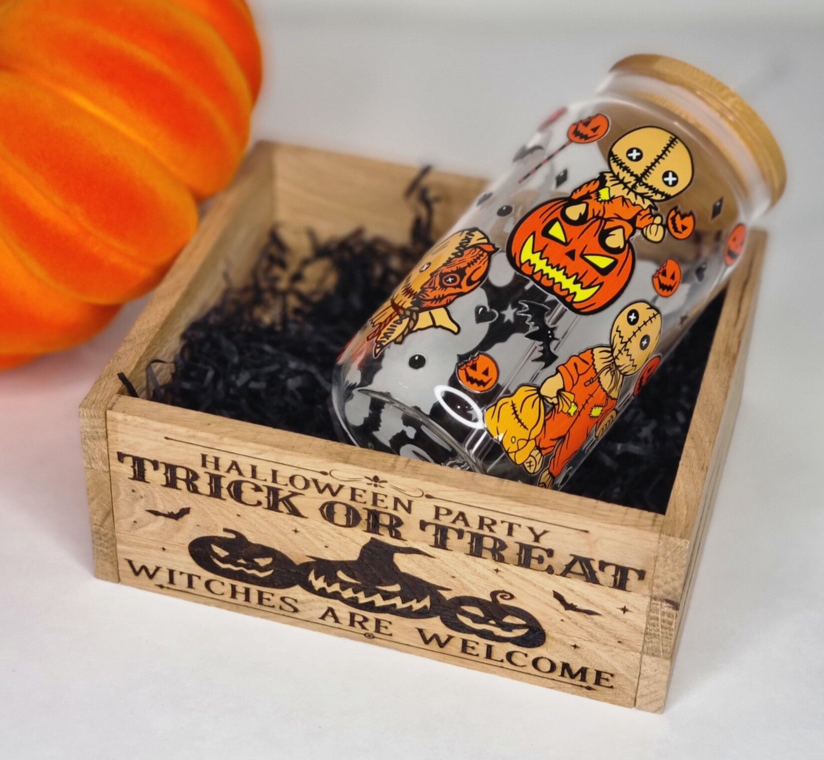 Farmhaus  Holzkiste Trick or Treat