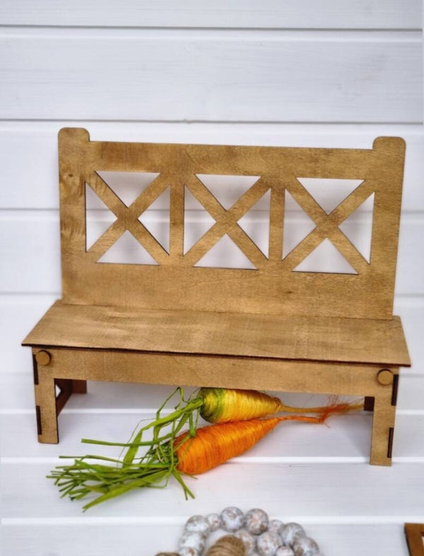 Etageren Bank in Farmhaus Stil.