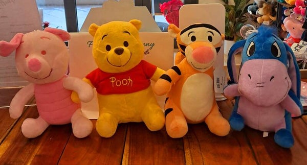Peluche personaggi Winnie the Pooh 23cm