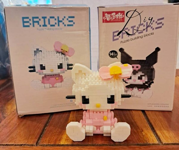 Hello Kitty & Kuromi da costruire