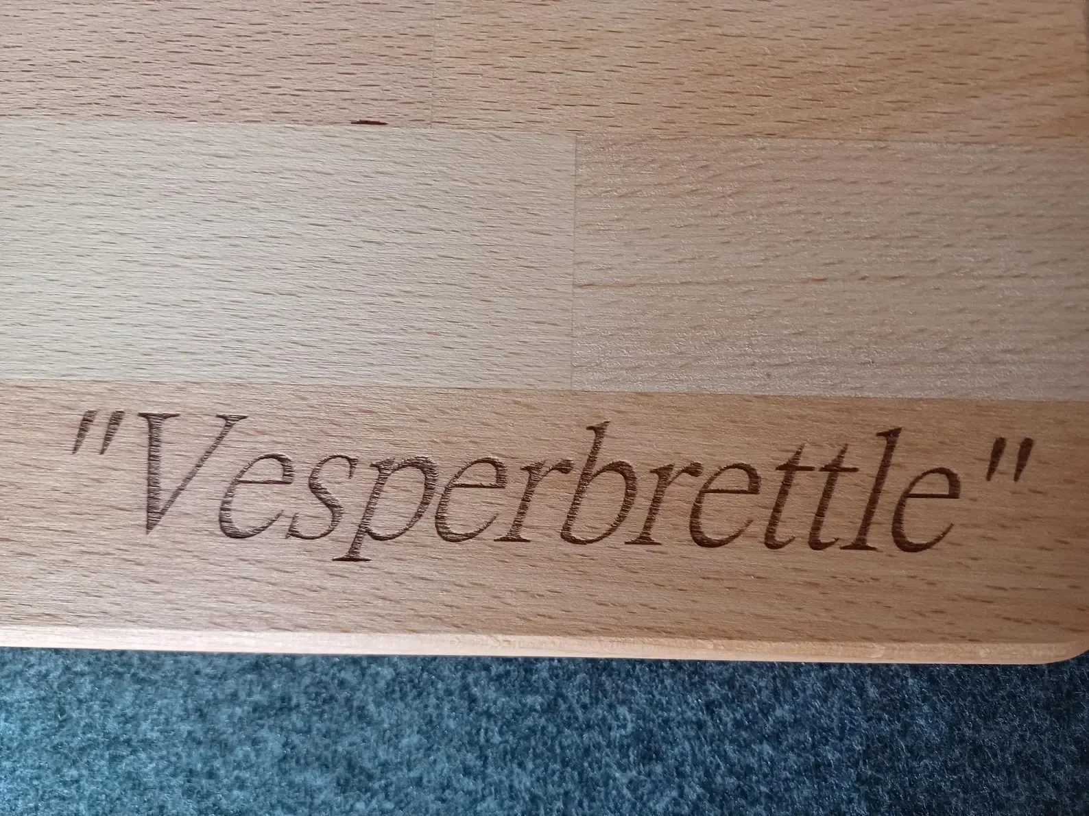 Vesperbrett mit Firmenlogo oder Wunschgravur